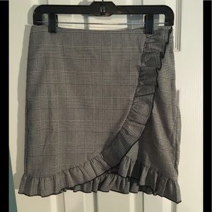 NWOT ruffle skirt